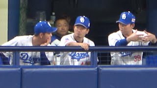 3人仲良く並んで応援する高橋周平・川越・宇佐見の1993年世代トリオ (2023/08/16)