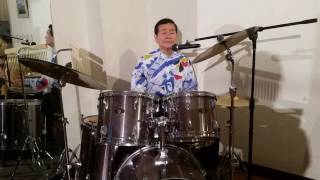 長良川艶歌『五木ひろし』ニューハピネスの名物マスターがYouTubeドラム歌唱で670曲で世界記録更新中。