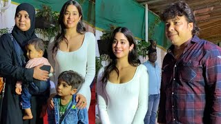 Janhvi Kapoor with Fans At Good Luck Jerry Screening in Juhu 😍💕📸