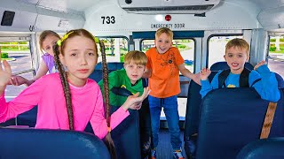 Vlad y Niki aprenden las reglas del autobús escolar con amigos