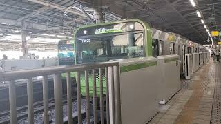 山手線　池袋・新宿方面　E235系0番台トウ03編成　上野駅にて