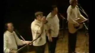 The Clancy Brothers and Tommy Makem - Will Ye Go  Lassie Go Live