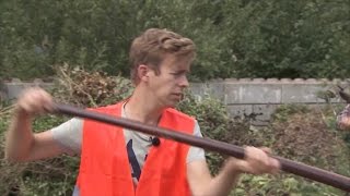 Jonas zet het containerpark in rep en roer | Jonas & Van Geel | VTM