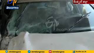 Car Run Into Tiffin Centre | Serious Injuries to Driver at Kapra | in Medchal