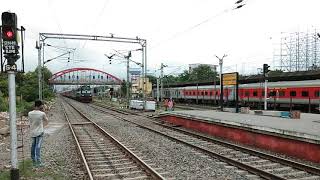 Vikramshila sf exp crossing rajendra nagar with jmp wdm3a