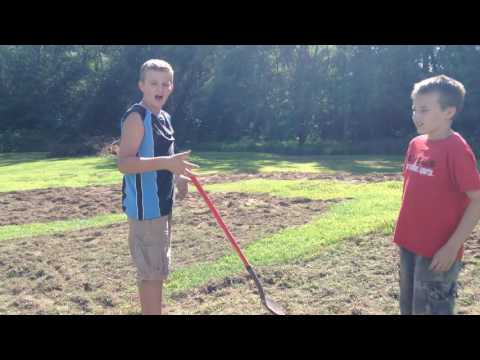 RC AWESOME How to make your own backyard RC track! RC AWESOME How to make your own backyard RC track!