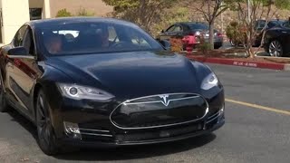 Tesla recalls 2 million US vehicles over autopilot | Reuters