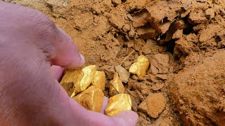 Gold Rush! Find and dig a lot of huge nuggets of gold at the mountain by gold miner