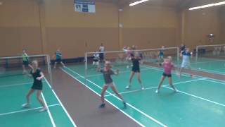 Badminton træning til høj musik hos Gentofte Badminton Klub