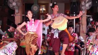 Thai Dance Performance Songkran Festival 2015 Khao San Road 　ソンクラーン　ソンクラン   Fujifilm Finepix S1