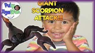 GIANT SCORPION SURPRISE ATTACKS LITTLE BOY -Puky Toys&Fun