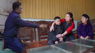 A new gift from Mrs. Tu That to Cuong, Uncle Chuc's son, during Tet - Lý Tử Thất