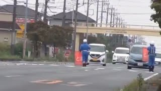 【速度違反】決死の覚悟で暴走車2台の前に飛び出し止める警察たち！ネズミ捕り入れ食いで速度超過取締り！