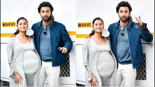 Pregnant Alia Bhatt CUTELY Flaunts her Baby Bump with Ranbir Kapoor During Brahmastra Promotions