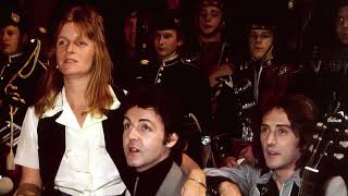 Paul McCartney and Wings - Nineteen Hundred And Eighty-Five - Instrumental