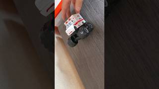 救急車のミニカーが坂道を走り抜けます!🚑️ Mini Ambulances Zooming Down the Slope! #diecast #DisneyCars