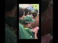 absurdo enquanto o ingresso for caro esse cara entra e quem canta e torce fica de fora