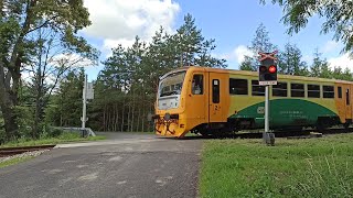 Železniční přejezd AŽD 71 P 3349 Horní Řepčice 7.7.2021 Czech railroad crossing.