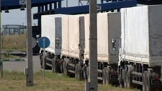 Ucraina: primi camion russi con aiuti oltre la frontiera di Donetsk