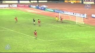 Penjaga gol Malaysia jaringkan gol | Goalkeeper Malaysia score goal.