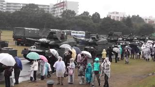 the inspection parade　of japan defence force in 2013(10 20 111627_MBT-type10\u0026type74-standby)