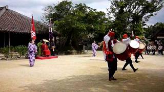 沖縄 琉球村でのエイサー演技