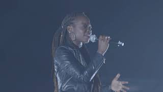 Touch the Hem - William McDowell ft. Trinity Anderson (Official Live Video)