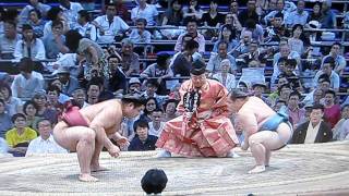 TAKAYASU vs. SAGATSUKASA 6th day bout Nagoya July 15,2011 he won;)