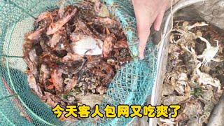 【阿鐵趕海】客人要吃海鮮找阿鐵包網，收獲滿滿幾籠子螃蟹，海鮮大餐太美味