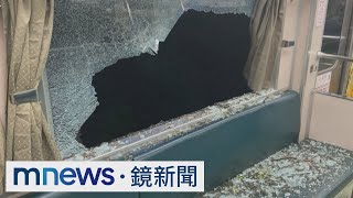 連日雨樹倒！平溪線列車遭擊中　玻璃碎「車窗破大洞」｜#鏡新聞