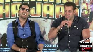 Salman Khan Makes FUN Of Mika Singh @ Bajrangi Bhaijaan Event