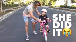 TEACHING EVERLEIGH HOW TO RIDE HER BIKE FOR THE FIRST TIME!!! (NO TRAINING WHEEL