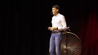 Miért kellene mindenkinek éltetnie a hagyományainkat | Kósa Ruben | TEDxNagykanizsa