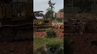 CAT BULLDOZER,អាបុលរុញដី