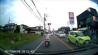 車線分かってるのか？