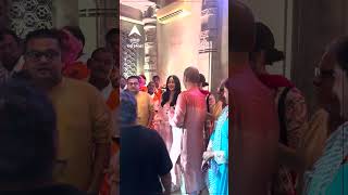 Bollywood Update | Ashish Shelar's Ganpati | સેલિબ્રિટી પહોંચી આશિષ સેલરને ત્યાં બાપ્પાના દર્શને