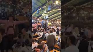 ⚡️На Октоберфесте немцы танцуют под русскую «Калинку». #германия #украина #россия