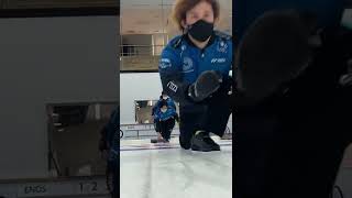 これがカーリングのシャーシャーだっ🥌