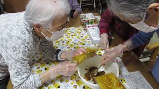 ショートステイ陽だまりの幸望庵♬いざ！！カレーパンを作っていくぞ✊