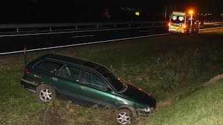 Muntendam - Auto in de sloot langs de N33