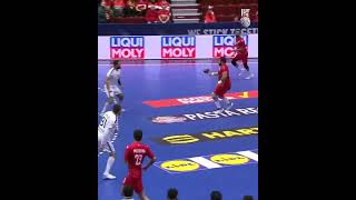 This is handball 🤩 Bahrain 🇧🇭 goalkeeper Hesham Isa with a top save