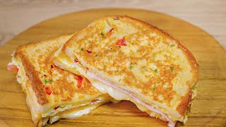 How To Make One Pan Egg Toast! Easy & Delicious Omelette Sandwich Recipe