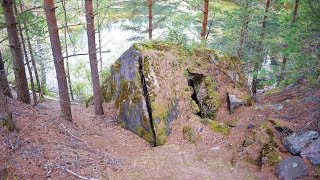 Hylätty bunkkeri hiekkakuopan rinteessä