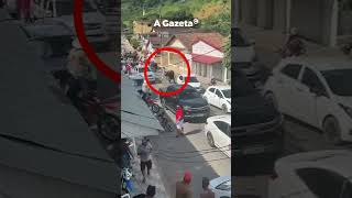 Vídeo mostra  boi descontrolado durante cavalgada #shorts