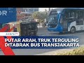 Evakuasi Truk Muatan Gula Terguling Usai Ditabrak Bus Transjakarta di Tanjung Priok