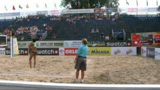 FIVB - How to officiate - Line judges at work