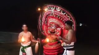 വേട്ടക്കൊരുമകൻ തെയ്യം