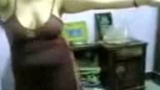 #x202b;رقص منازل بقميص النوم العاري رقص في غرفة النوم رقص اغراء ومثير#x202c;lrm;