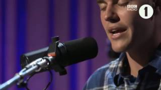 Justin Bieber - Fast Car (Tracy Chapman cover) Live on BBC radio 1