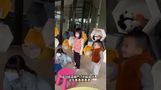 雙寶搞笑日常-小孩版躲避球